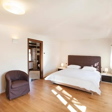 Villa Sleeps 17 With Pool Air Con And Wifi
